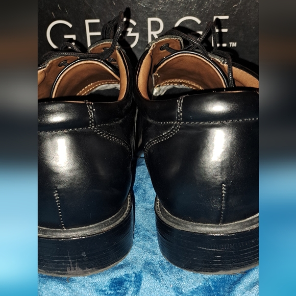 Men's Dress Shoes - Picture 9 of 10